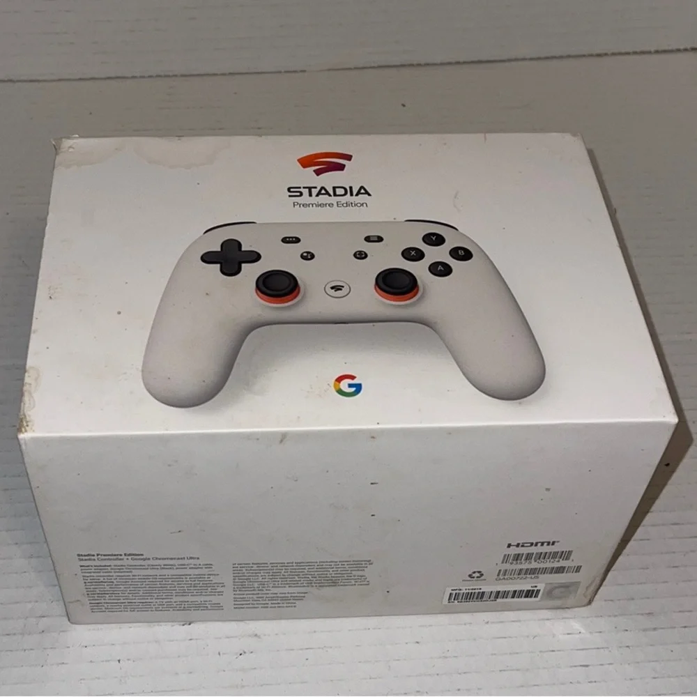 Google Stadia Premiere Edition Controller Chromecast Ultra Bundle | White